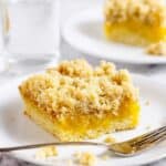 Mango Oatmeal Crumble Bars Recipe