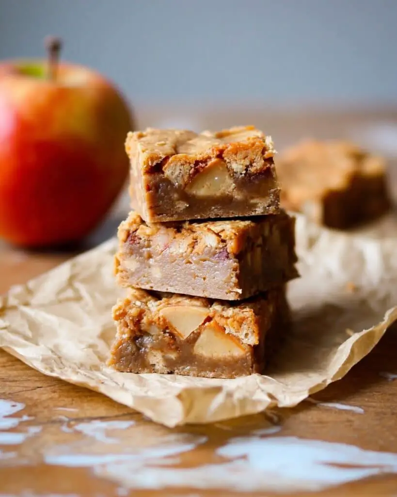 Apple Cinnamon Blondies Recipe
